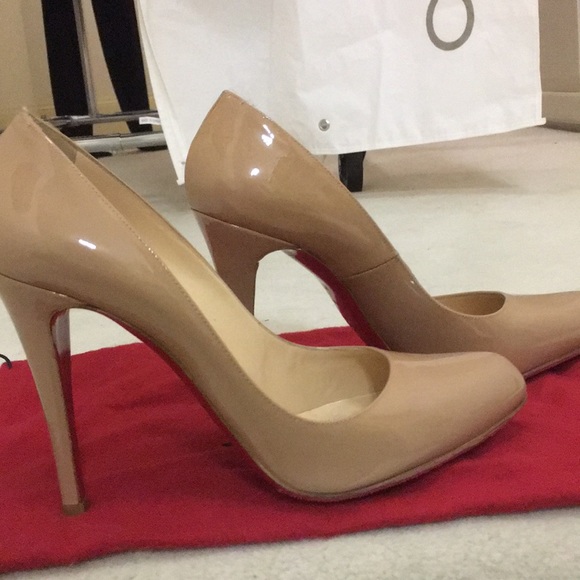 Louboutin nude patent leather pump - Picture 2 of 5